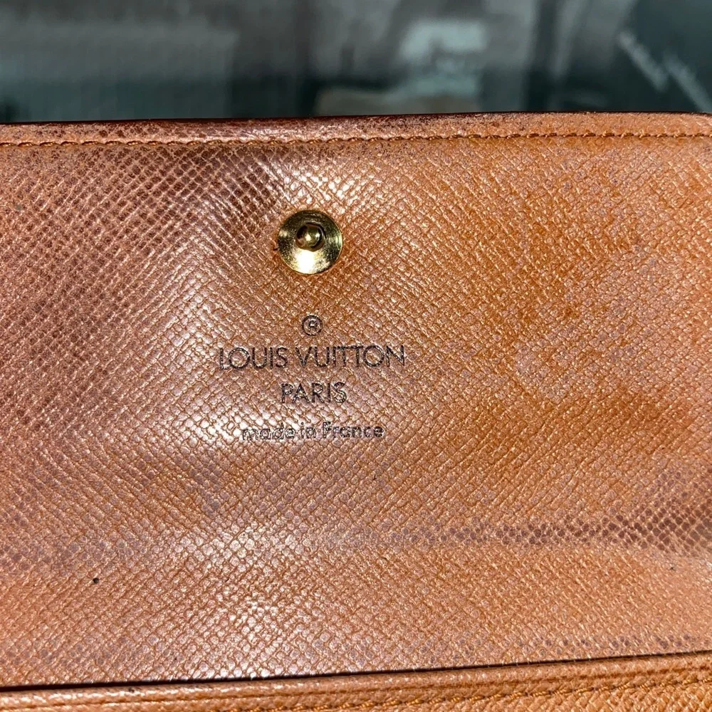 Authentic Louis Vuitton Vintage Monogram Elise Wallet